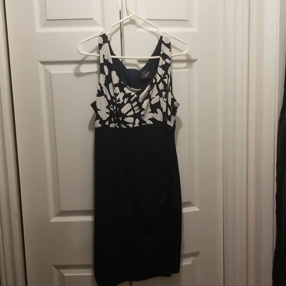 Dress - Picture 1 of 5